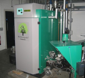The Biokompakt boiler range is truly multi fuel and can use 30 different biomass fuels as well as conventional wood chips and wood pellets. 